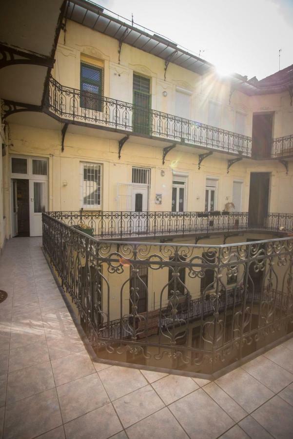 Izabella Vintage Style Apartment Budapest Exterior photo